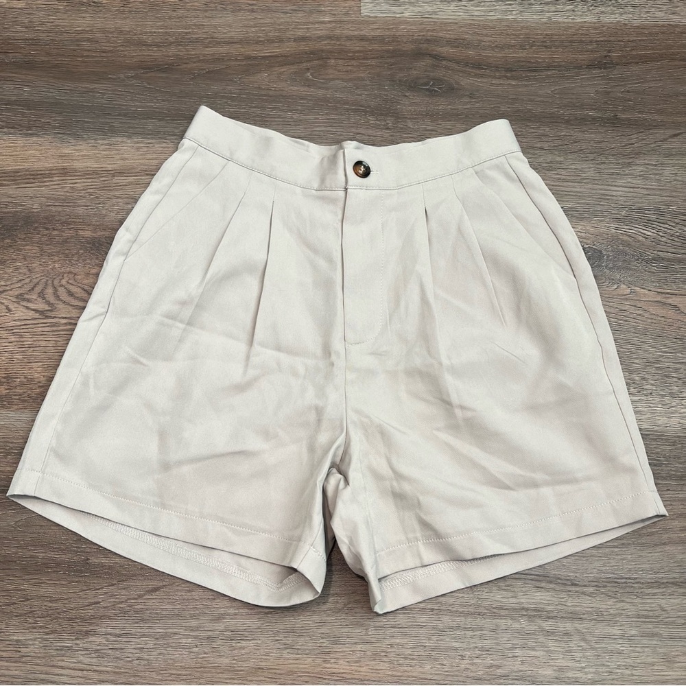 High-Waisted Tailored Trouser Shorts Cream Beige Size Small